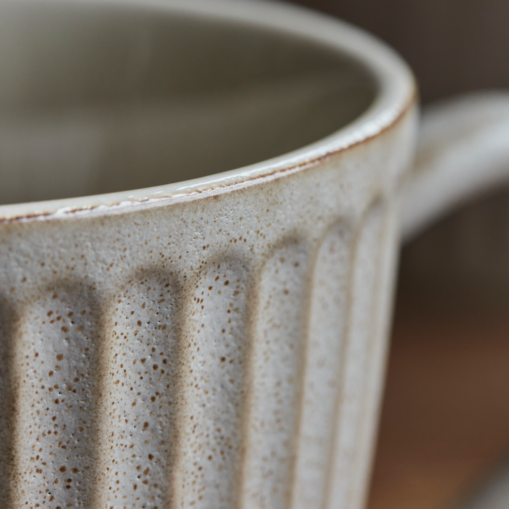 Pleat Large Grey Brown Mug