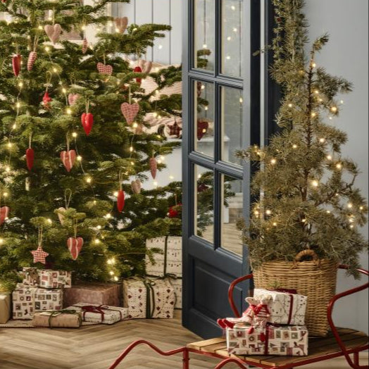 Artificial Cedar Christmas Tree in Plastic Black Pot 120cm