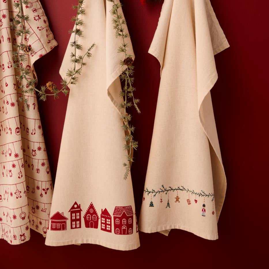 Tea Towel with Decorations on a Garland 50cm x 70cm