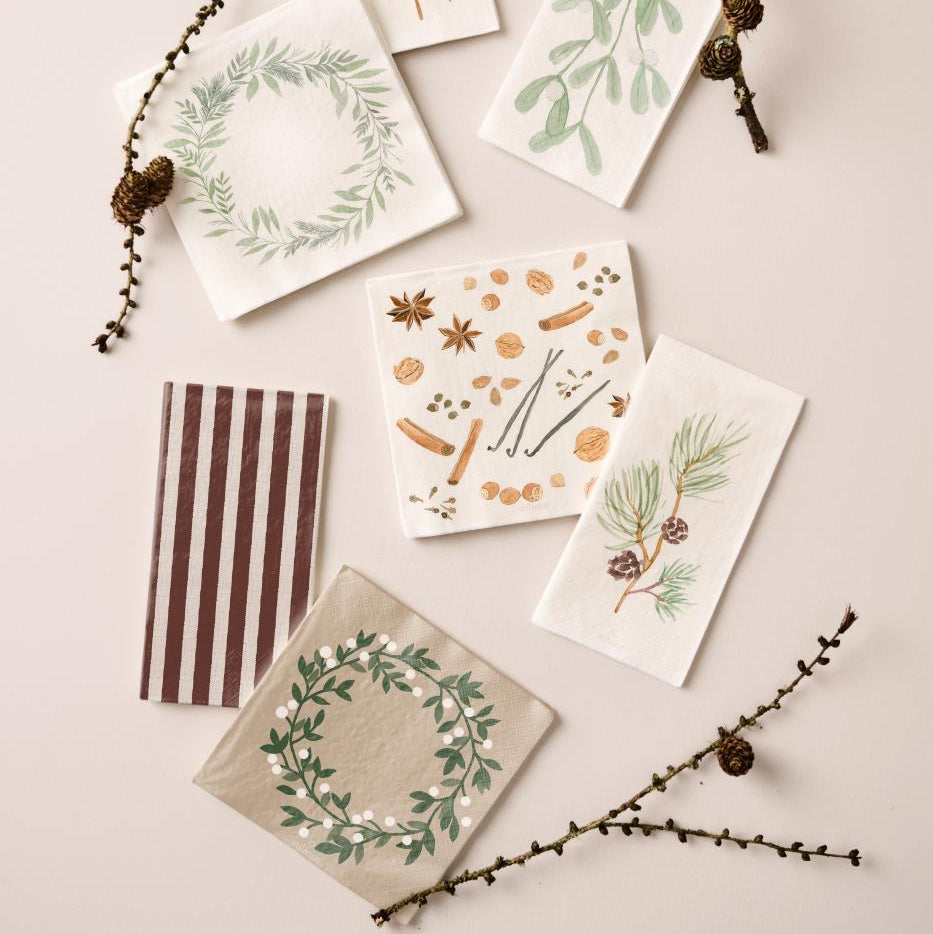 16 Paper Napkins - Pine Cones and Branch 40cm
