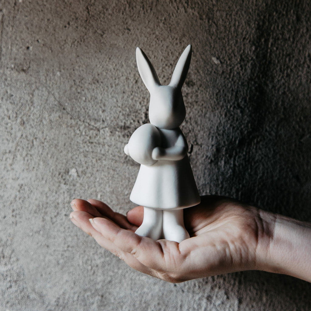 Alice White Matt Ceramic Easter Bunny 15cm | Annie Mo's