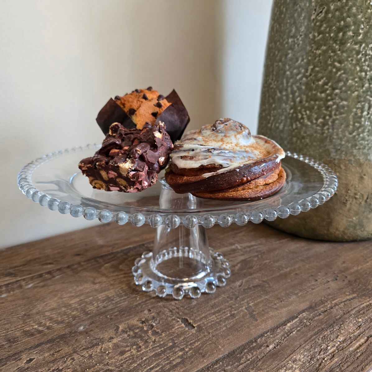 Beaded Edge Glass Cake Stand 3