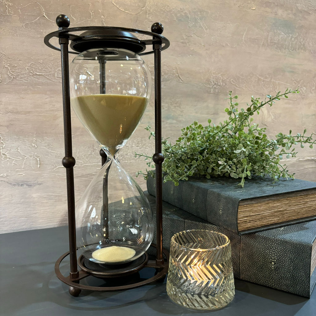 Black Metal Hourglass 33cm C