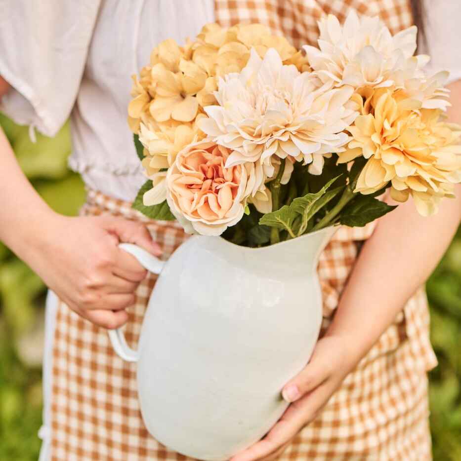 Butter Cream Dahlia Stem 45cm | Annie Mo's C