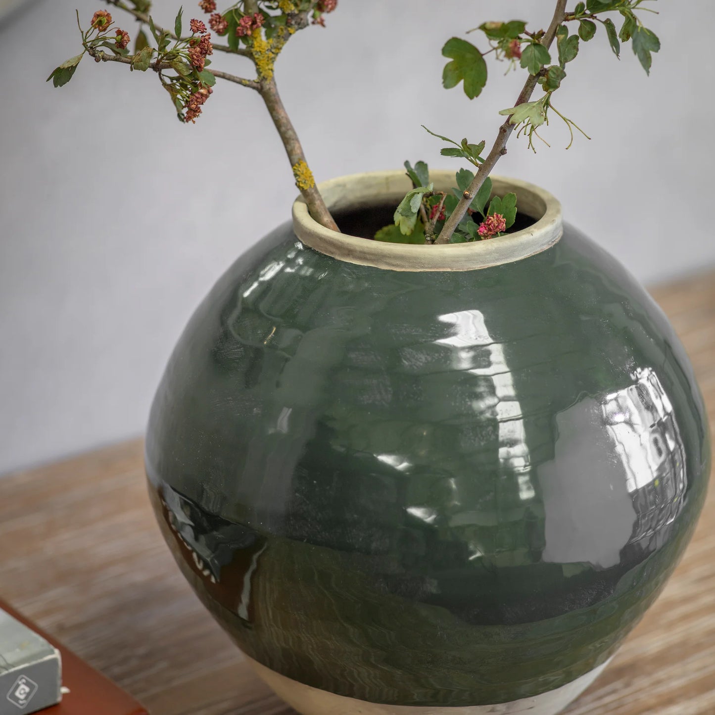 Carlingford Rounded Green Urn 27cm