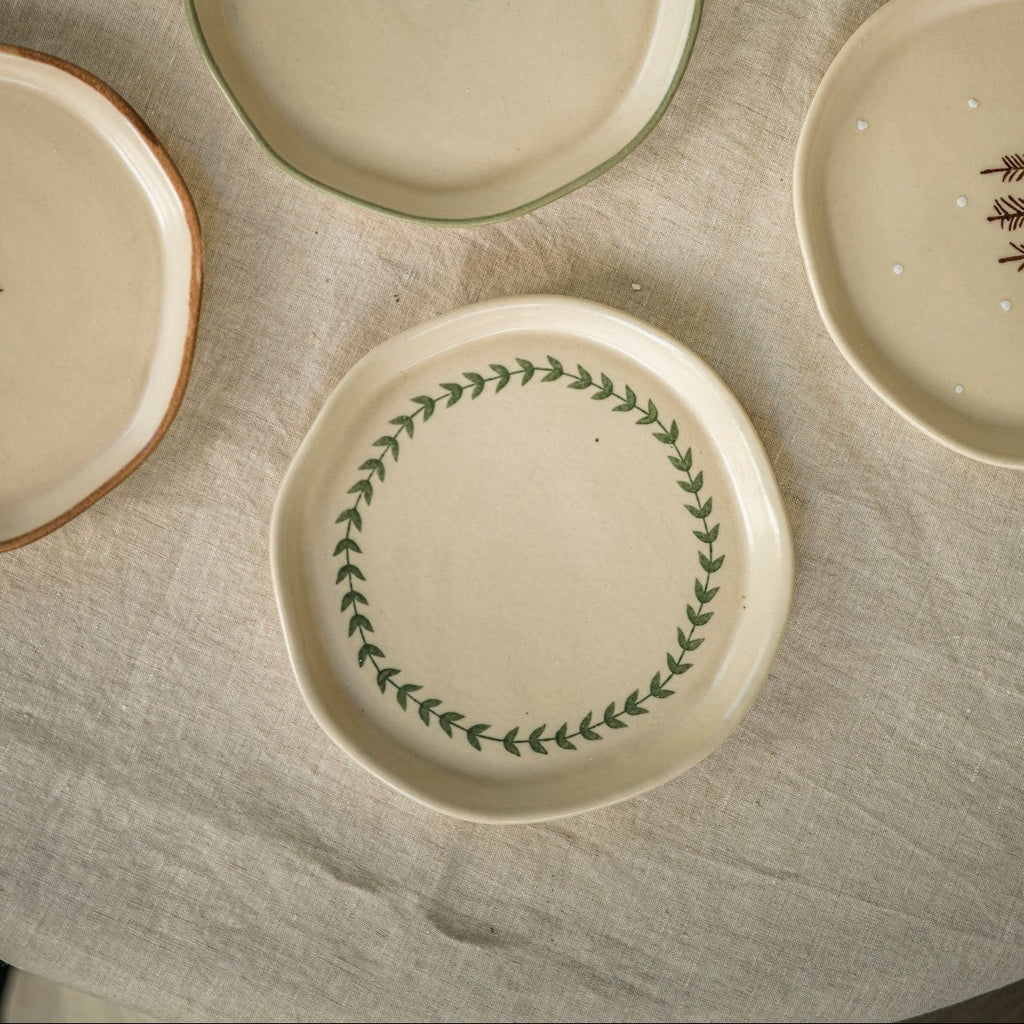 Hand Painted Snack Plate - Wreath | Annie Mo's B