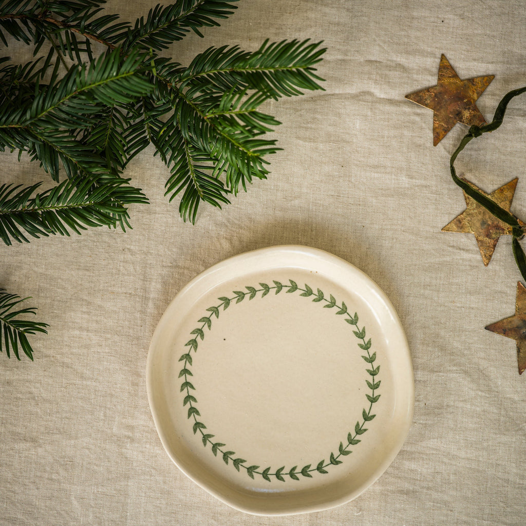 Hand Painted Snack Plate - Wreath | Annie Mo's
