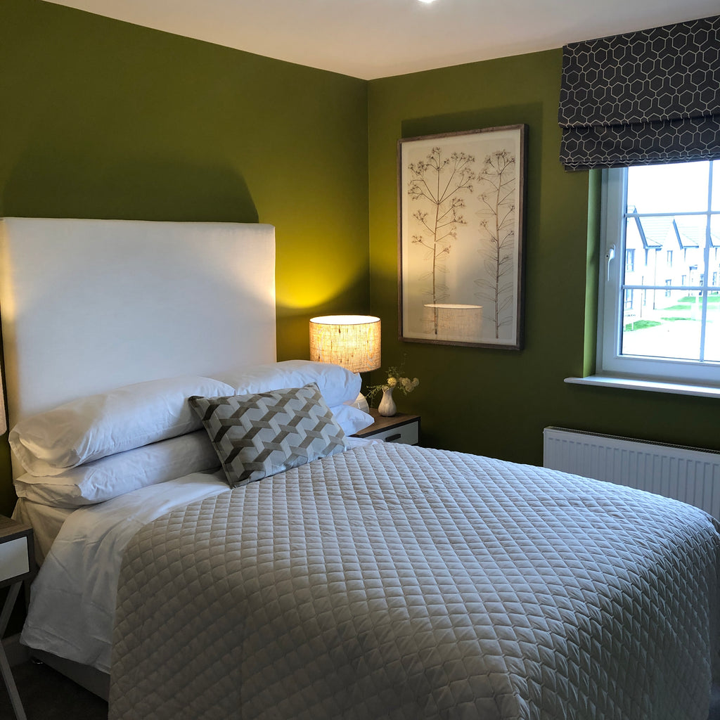 Ivory Bulbous Table Lamp with Linen Shade 49cm D