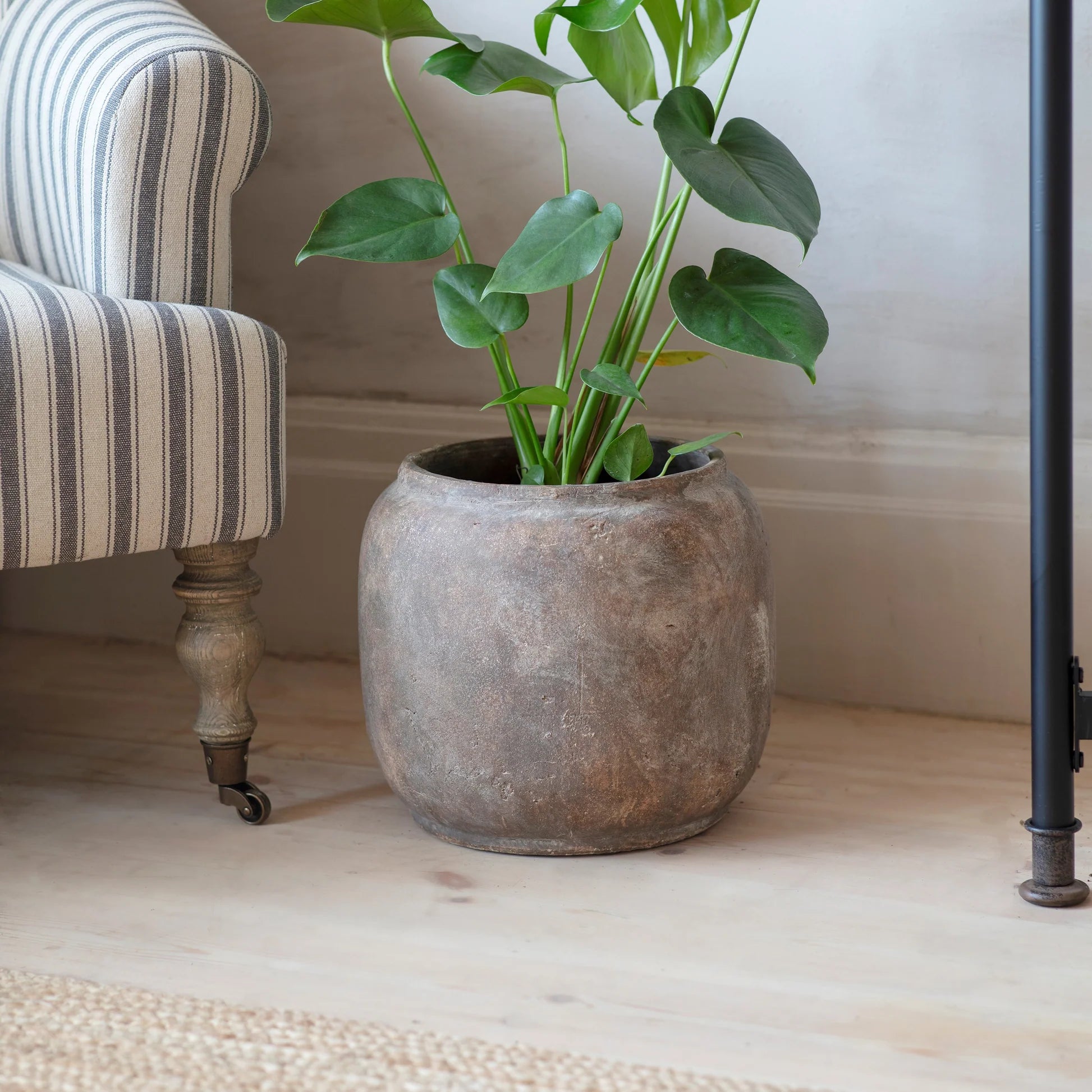 30cm indoor plant pot Lockton Large Round Planter 30cm