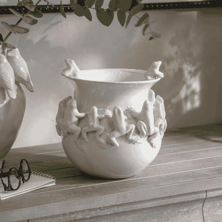 Portloe Frog Vase 25cm | Annie Mo's