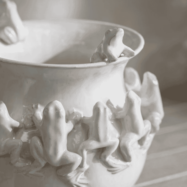 Portloe Frog Vase 25cm B | Annie Mo's