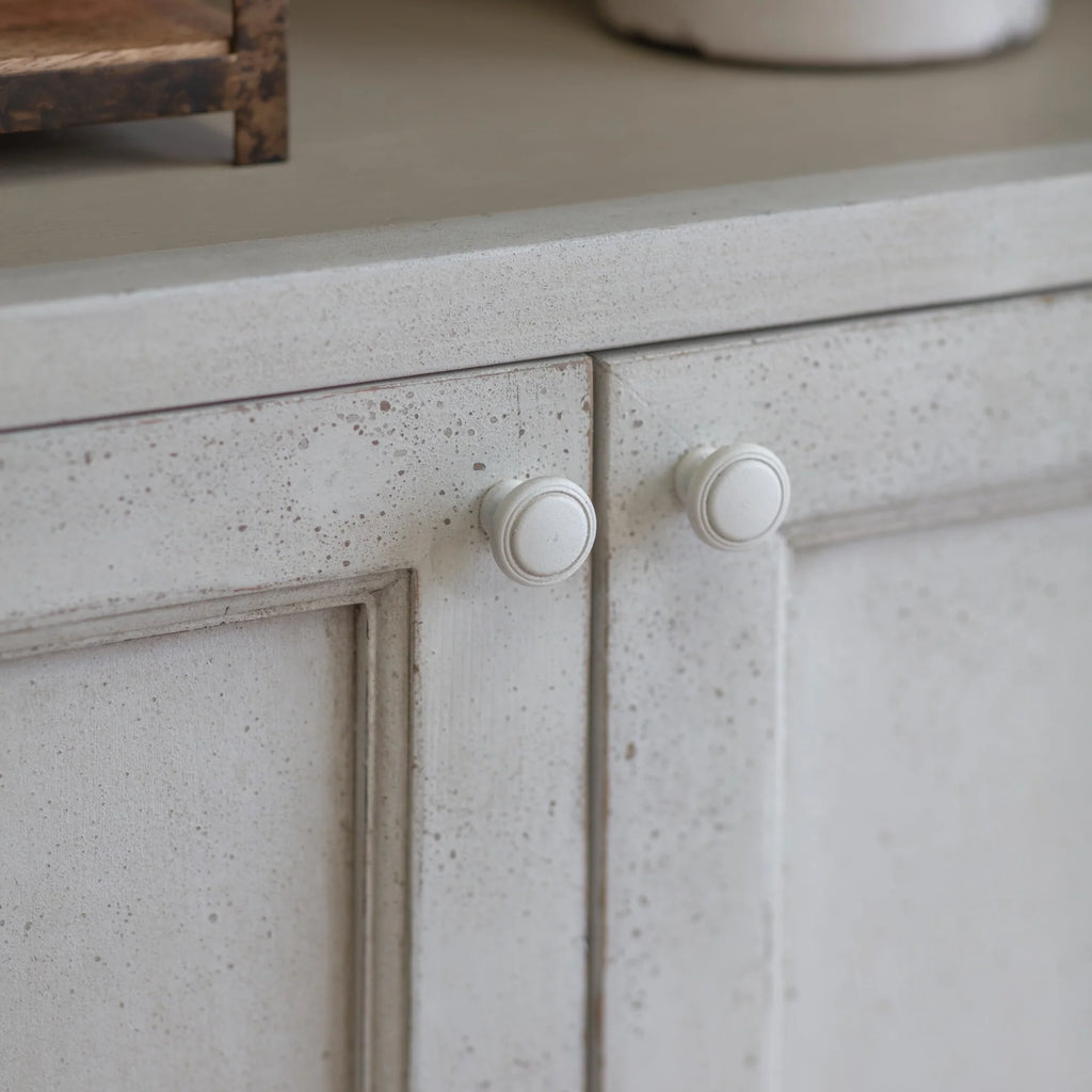 Loumarin Glass Fronted Hutch