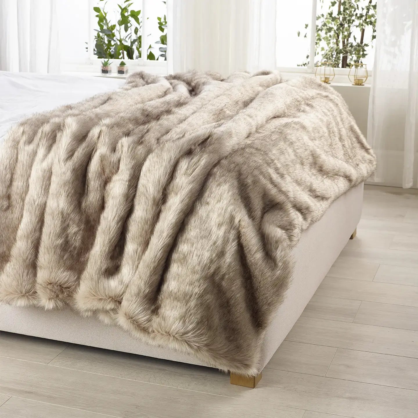 Siberian Wolf Faux Fur Throw - Size Choice