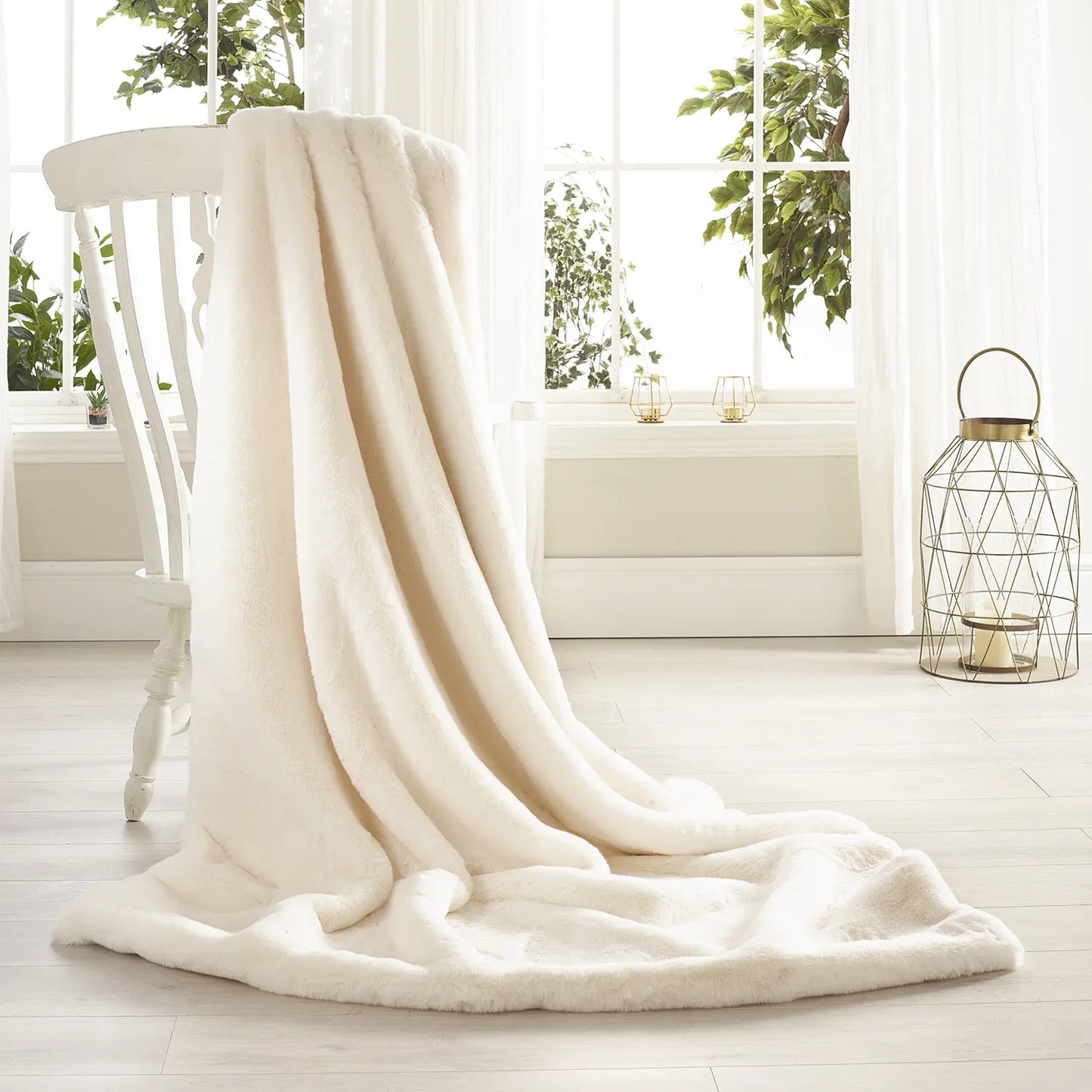 Soft Cream Faux Fur Throw - Size Choice | Annie Mo's3