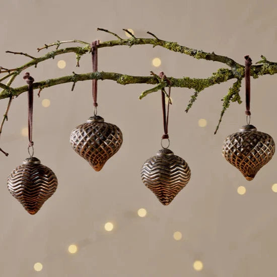 Varu Baubles - Black  and Gold - (Set of 4) 8cm