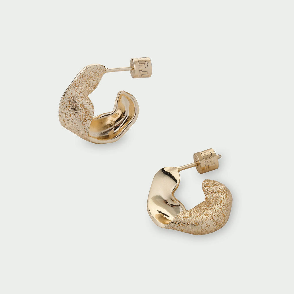 Wave Earrings Gold | Annie Mo's