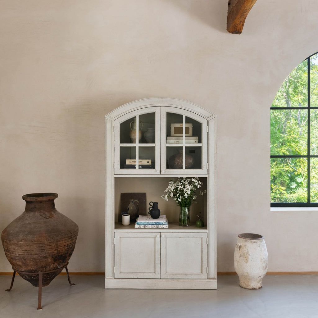 Loumarin Glass Fronted Hutch