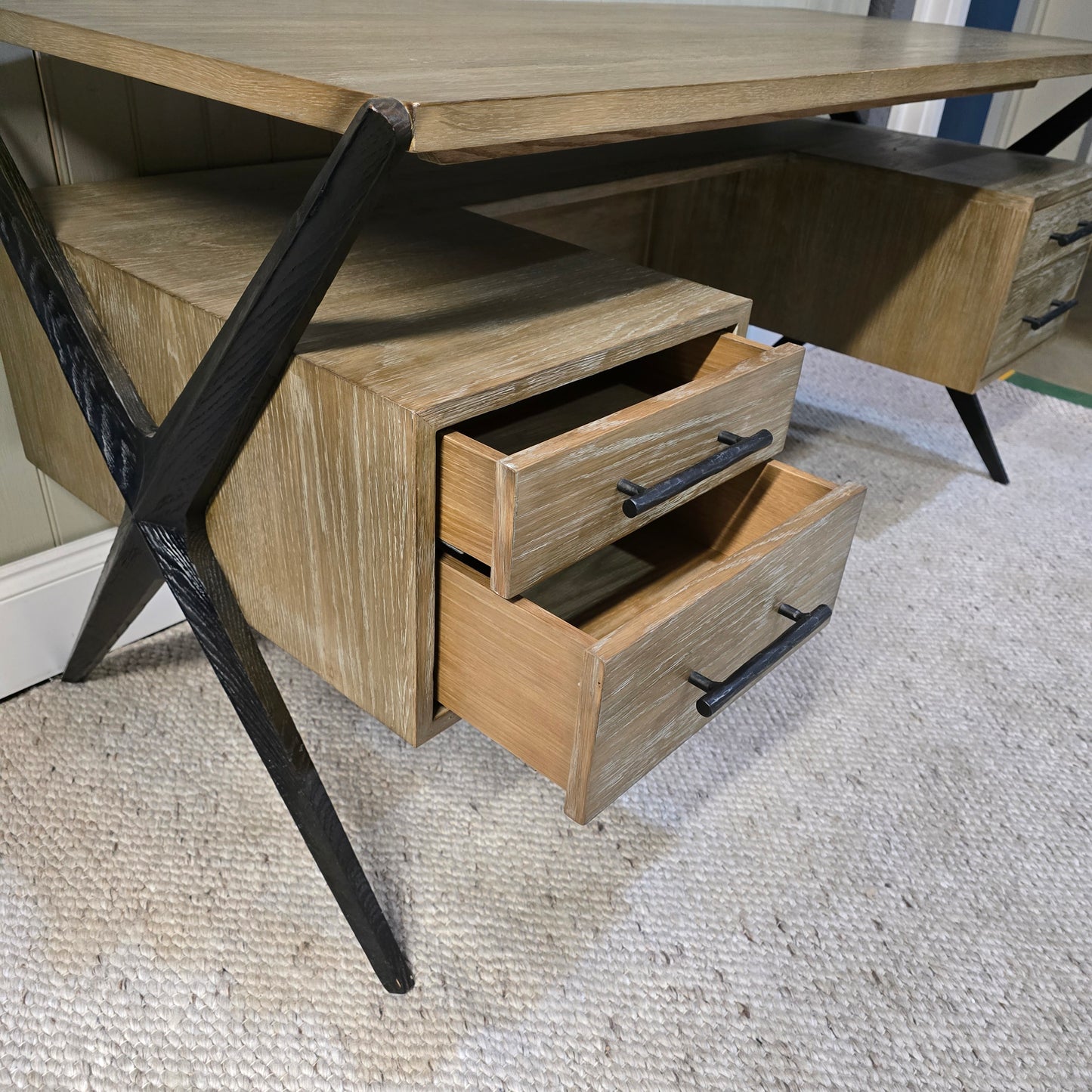 Floating Top Executive Desk 160cm - CLEARANCE