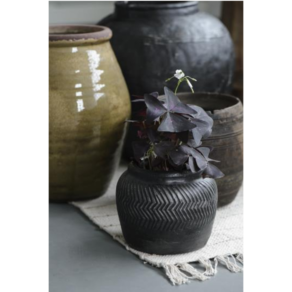Black Cement Grooved Pot 12cm