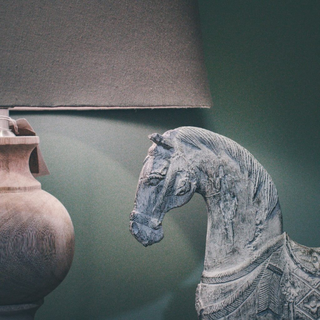 White Horse On Stand 48cm C