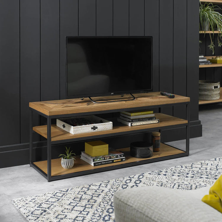 Home Entertainment | Annie Mo's 