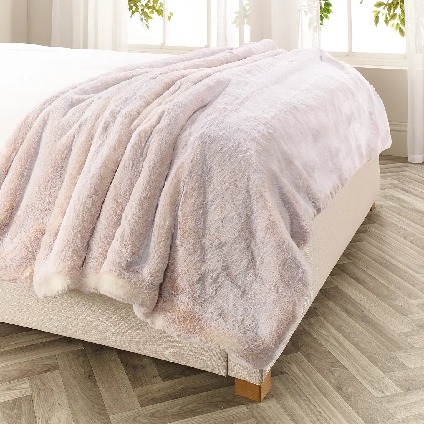 Beige Alaska Fox Faux Fur Throw - Size Choice | Annie Mo's