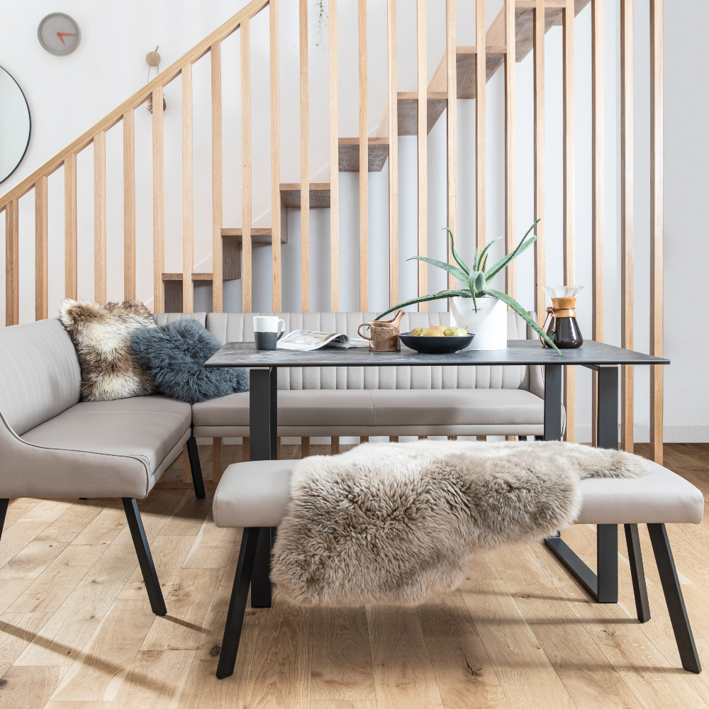 Corner bench round discount table