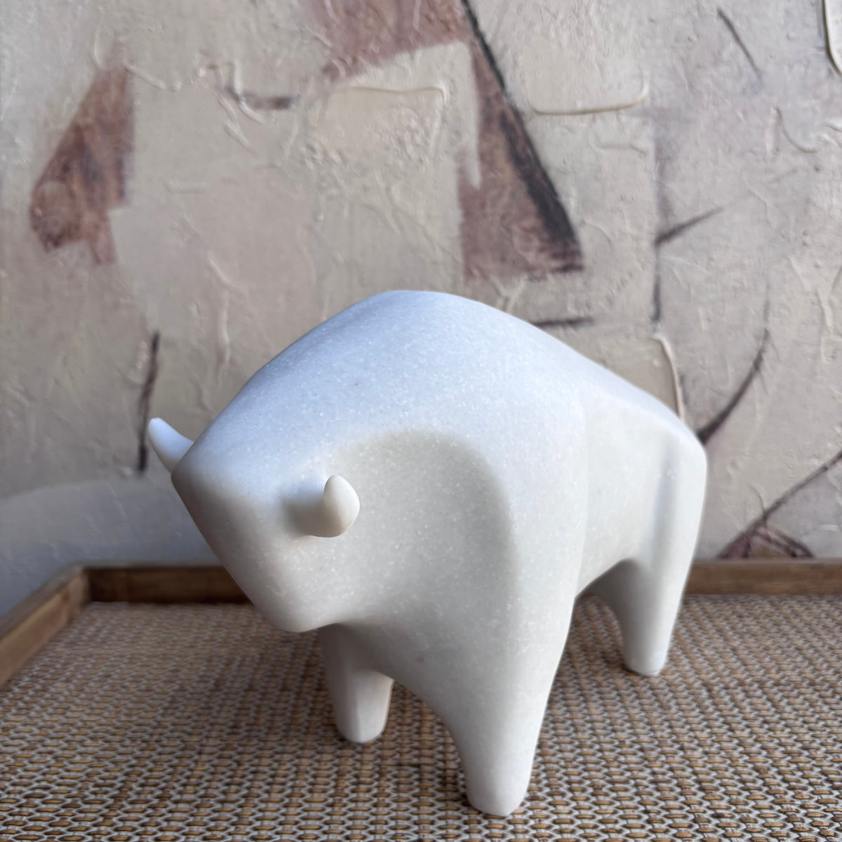 Composite Quartz Bull 29cm Wide