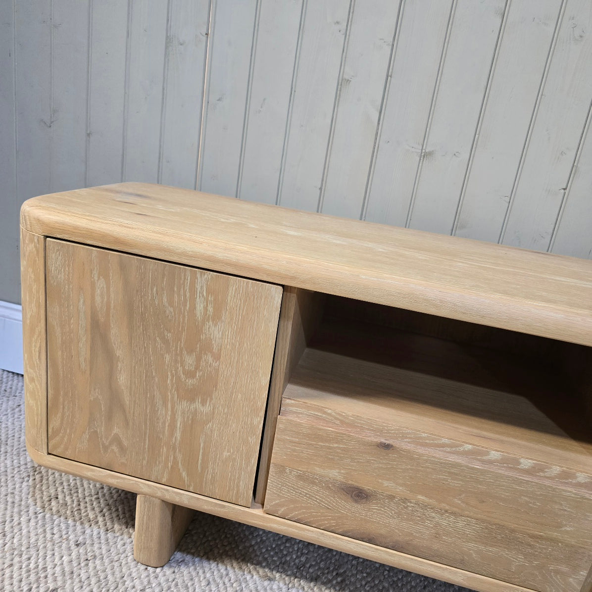 Flynn TV Unit 2