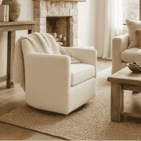 Keiichi Paxford Swivel Chair in Off-white
