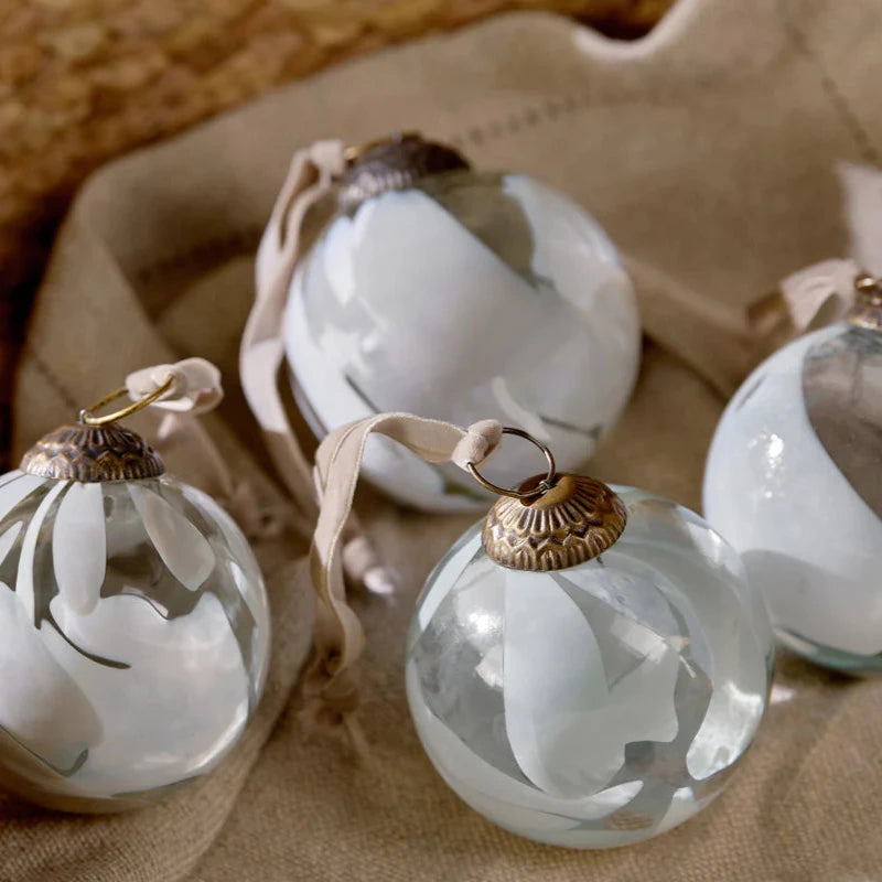 Lohara Baubles - White (Set of Four) 8cm