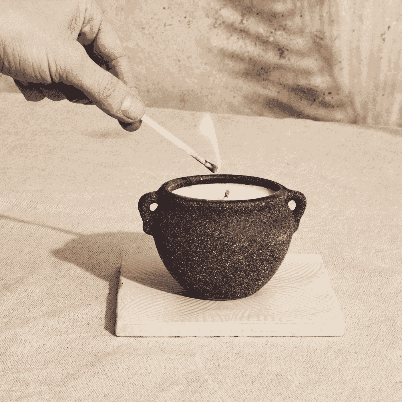 Marrakesh Graphite Pottery Candle - Activated Charcoal and Matcha | Annie Mo's