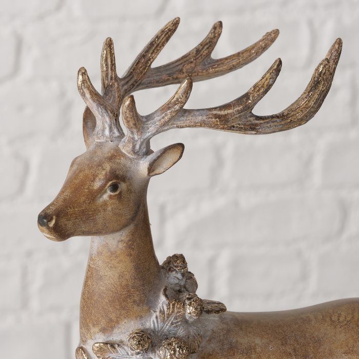 Wood Effect Deer with Pinecone Wreath 28cm-B