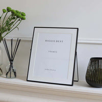 Metal Black Easel Frame 8x10"